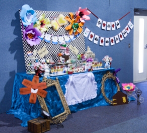 Alice in wonderland sweets table